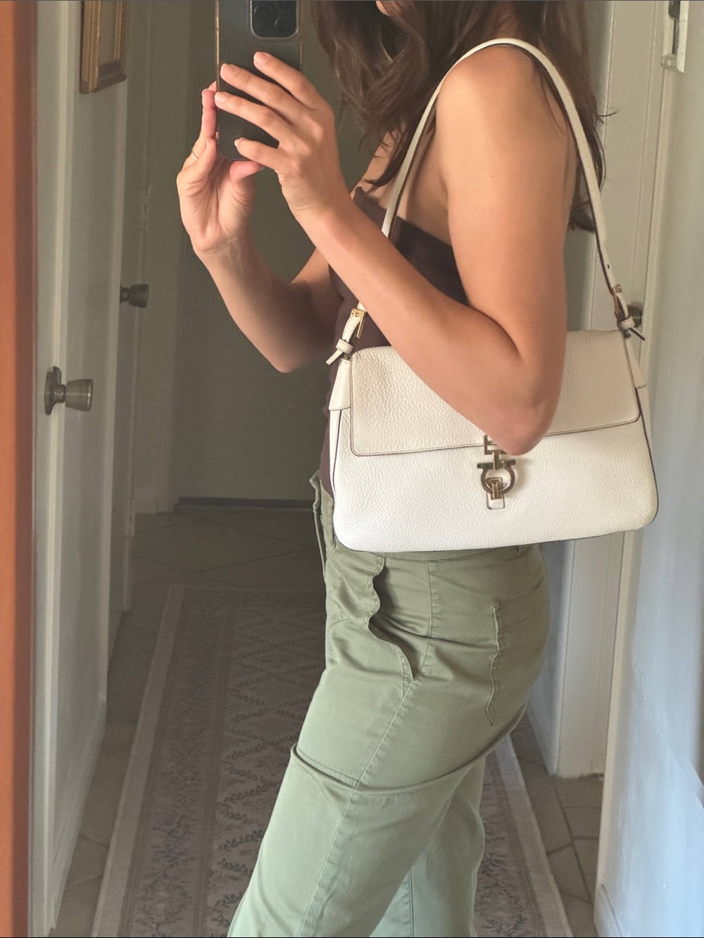 Salvatore Ferragamo Cream Leather Shoulder Bag with Gold Hardware - Picture 15 of 16